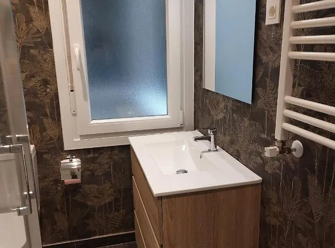 Habitación En Con Zonas Comunes Compartida H1 *